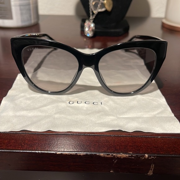 Gucci sunglasses main image 7
